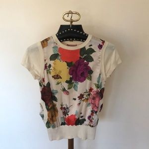 Ted Baker London sweater, short sleeves &pockets.